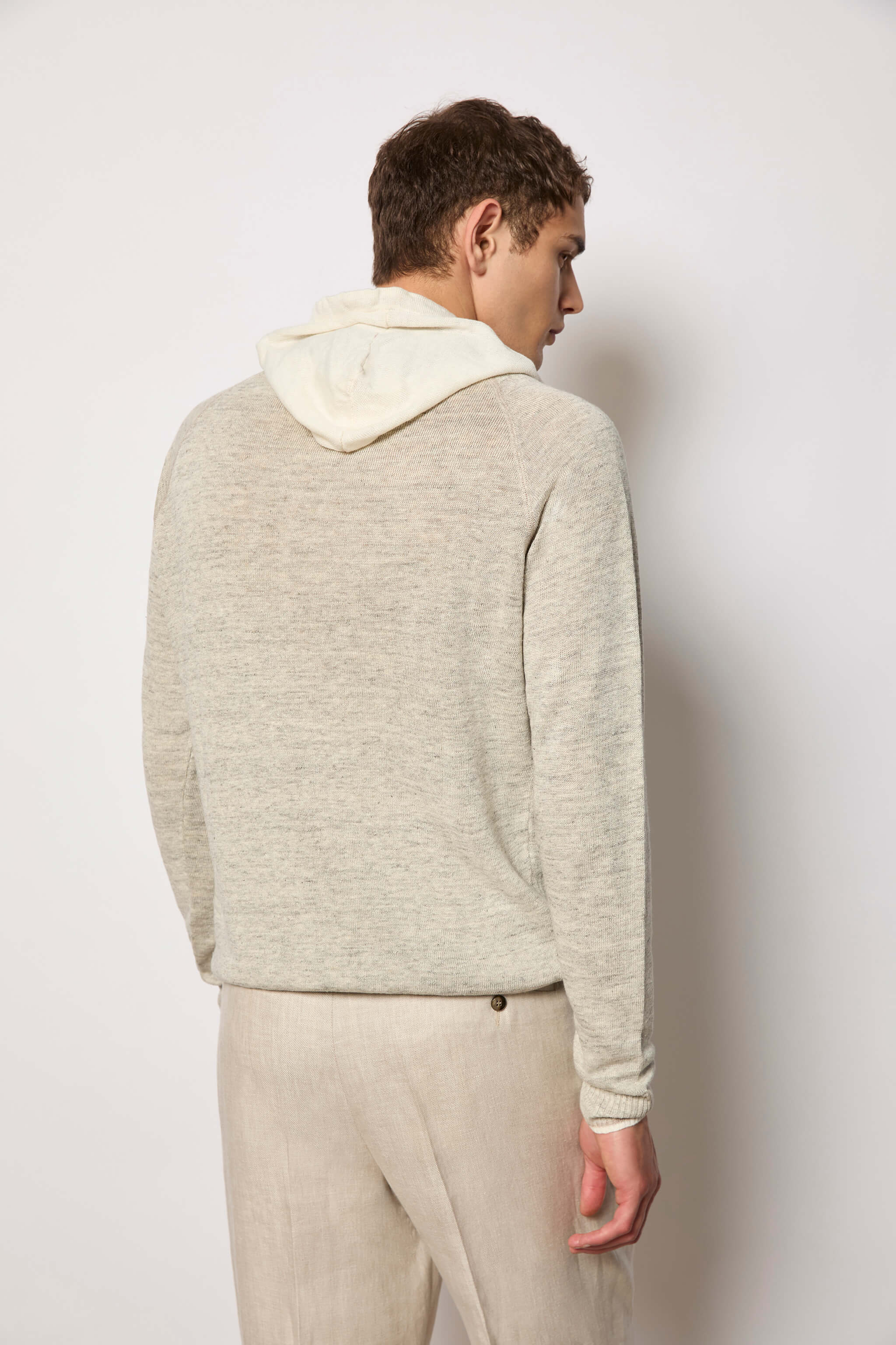 Felpa in maglia con cappuccio beige - Image 2
