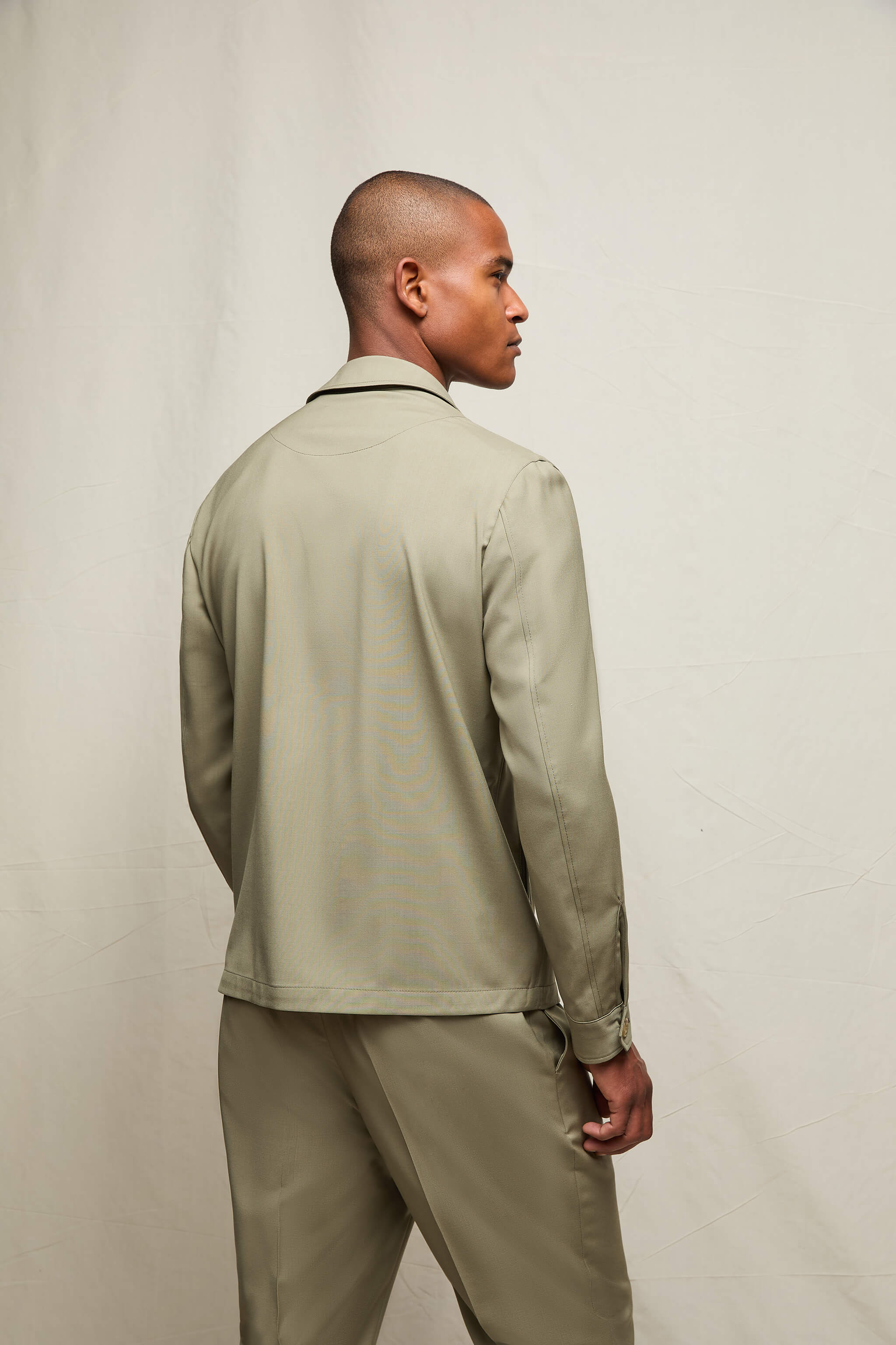 Overshirt in lana vergine leggera verde salvia - Image 3