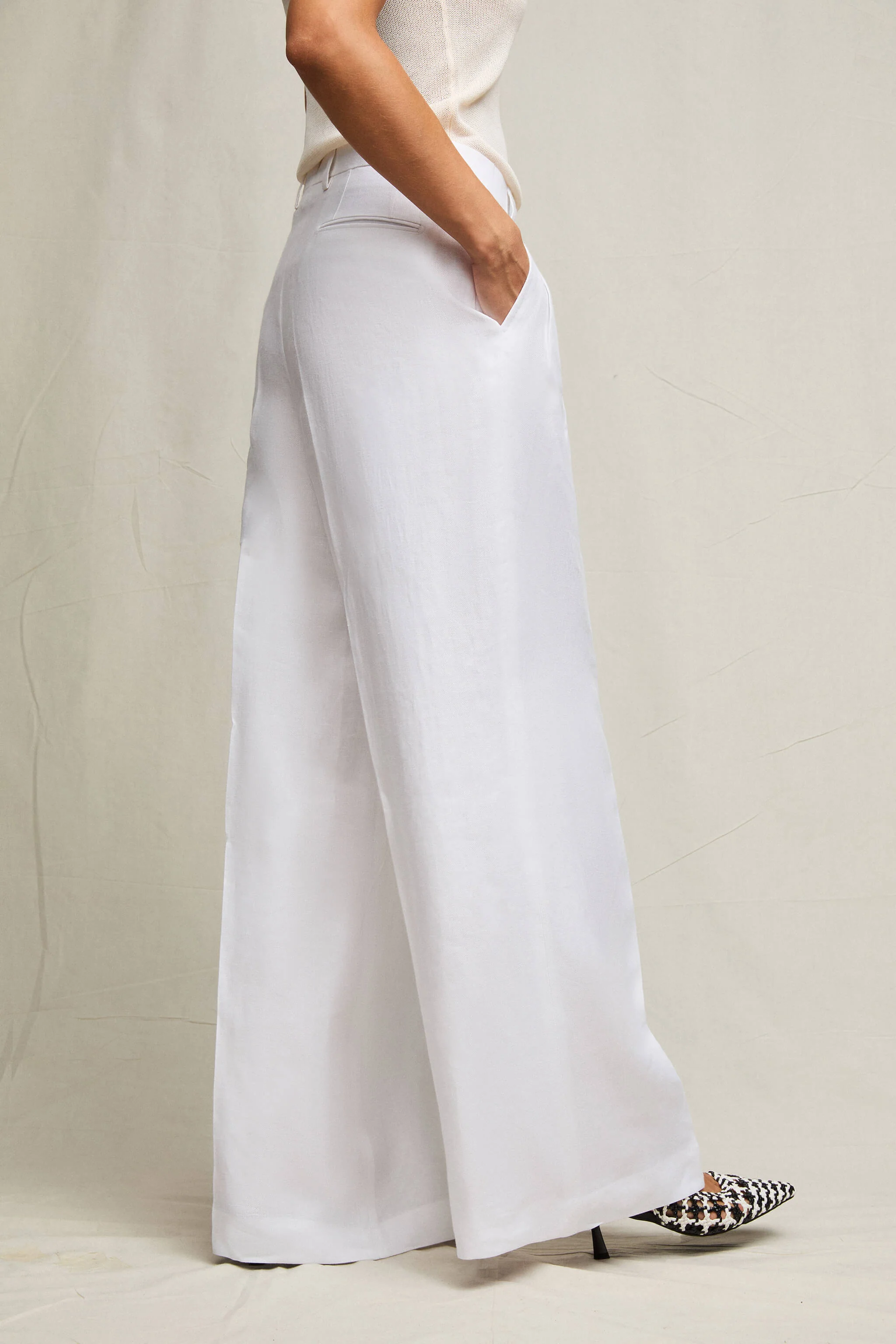 Pantalone Elisa ampio in lino bianco - Image 3
