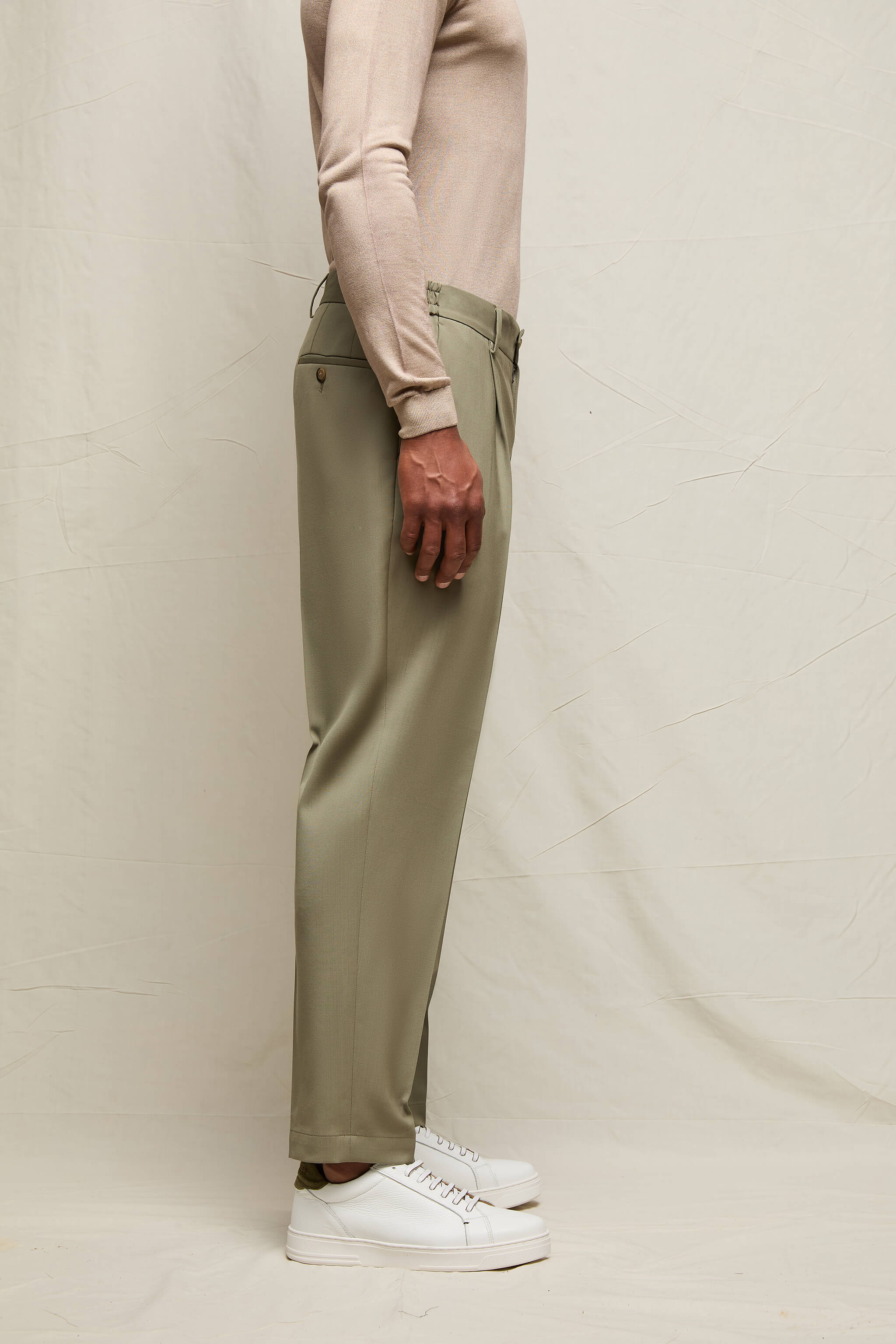 Pantalone WILSON in lana leggera verde salvia - Image 4