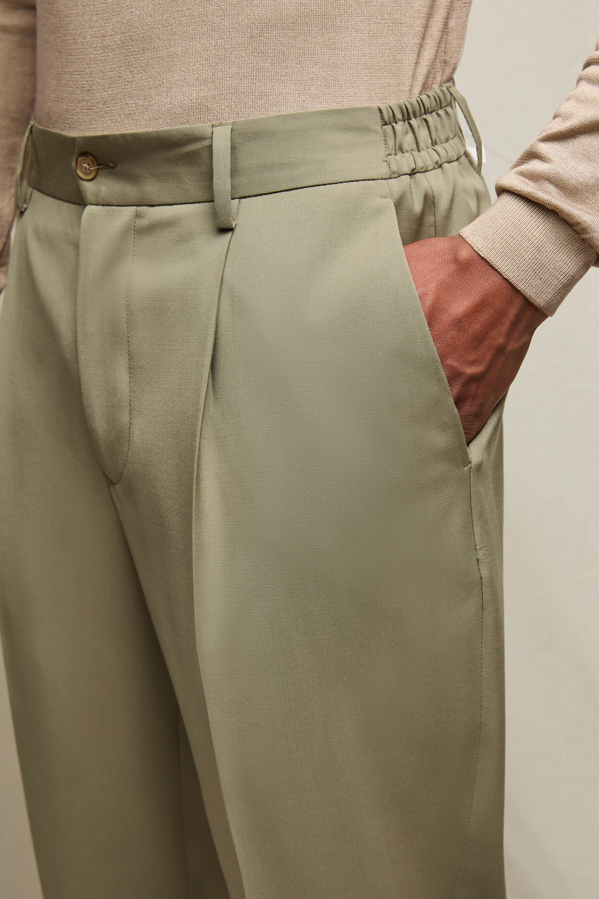Pantalone WILSON in lana leggera verde salvia - Image 5